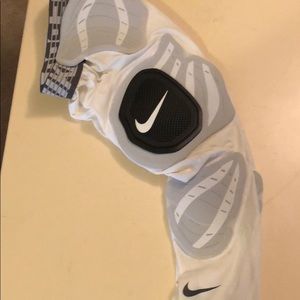 Never worn Nike pro combat football girlde tights